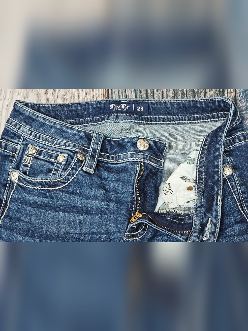 Miss Me Mid-Rise Boot Y2K Jeans Embellished Longhorn Pockets Western Size 28 - Picture 11 of 12